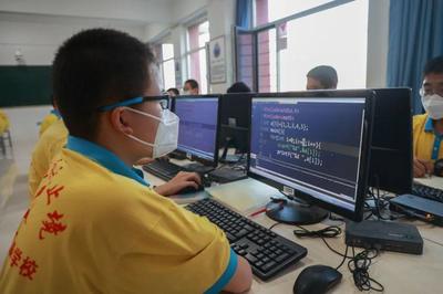 張家口啟臻奧賽社團 培優(yōu)促尖，專注計算機信息科技開發(fā)